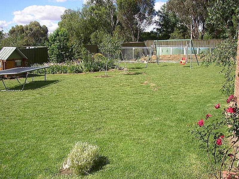 28 LAKEHAVEN Drive, Wagga Wagga NSW 2650