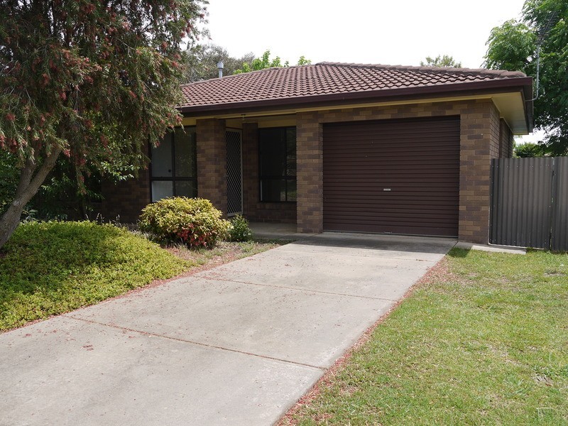1B Incarnie Crescent, Wagga Wagga NSW 2650