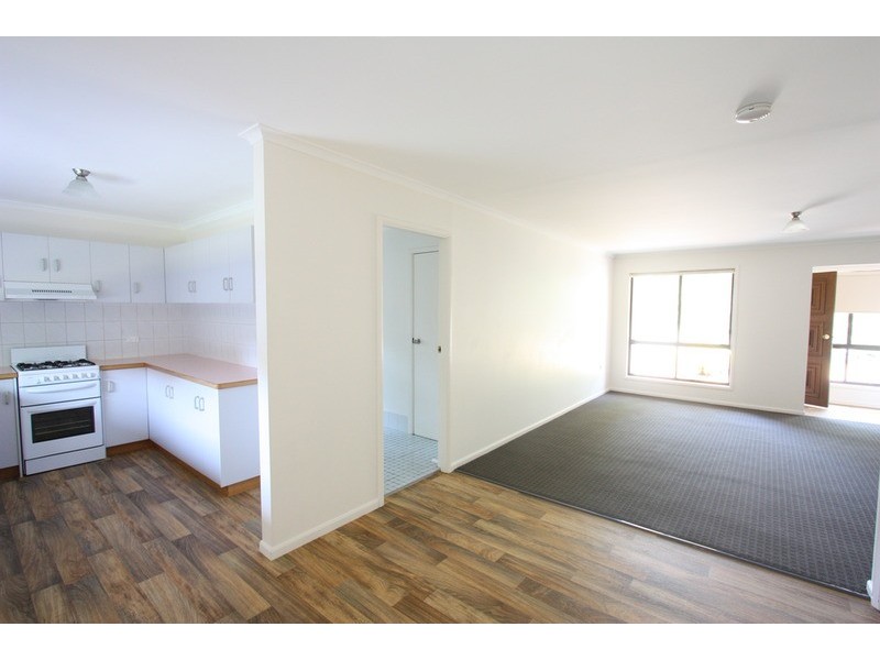 1B Incarnie Crescent, Wagga Wagga NSW 2650