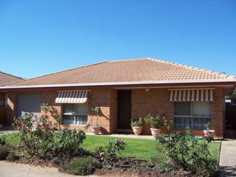 15/2 Leena Place, Wagga Wagga NSW 2650