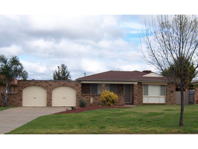 48 Dalman Parkway, Glenfield Park NSW 2650