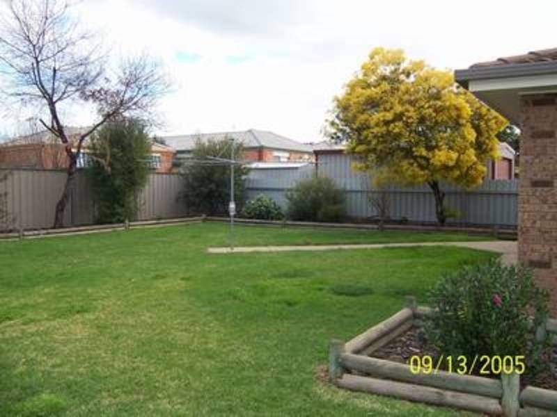 48 Dalman Parkway, Glenfield Park NSW 2650