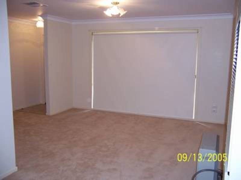 48 Dalman Parkway, Glenfield Park NSW 2650