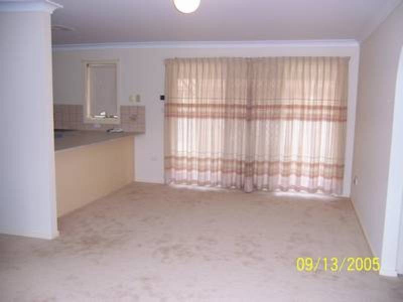 48 Dalman Parkway, Glenfield Park NSW 2650