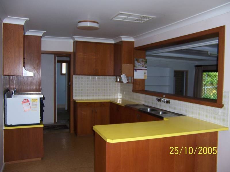 6 Alldis Place, Kooringal NSW 2650