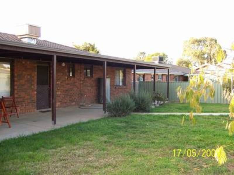 35 Banderra Street, Glenfield Park NSW 2650