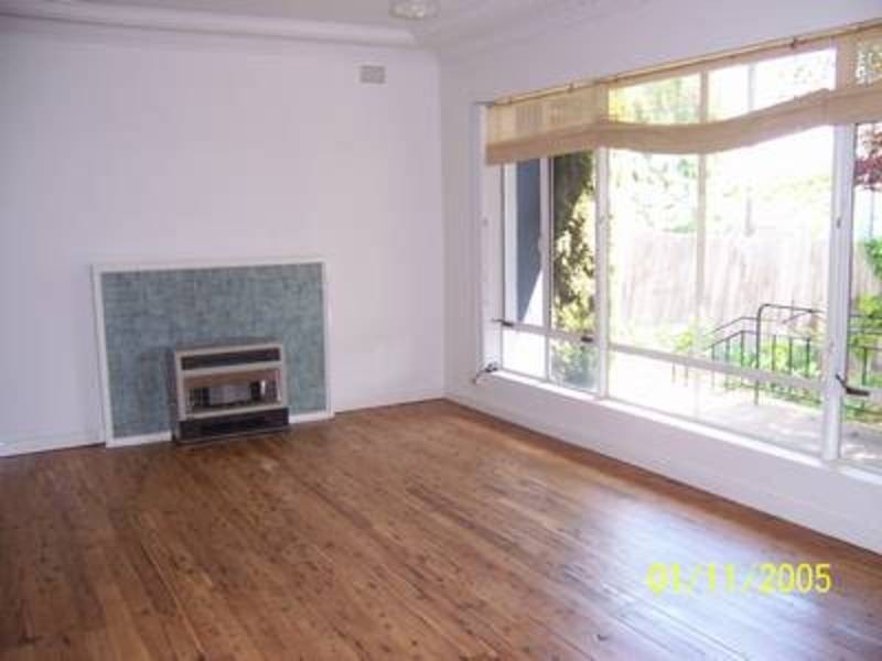 1 Heath Street, Turvey Park NSW 2650