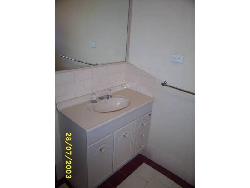 4/17 Nordlingen Drive, Tolland NSW 2650