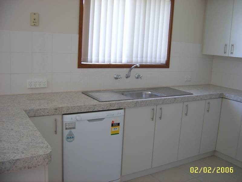 61 Grevillea Crescent, Lake Albert NSW 2650