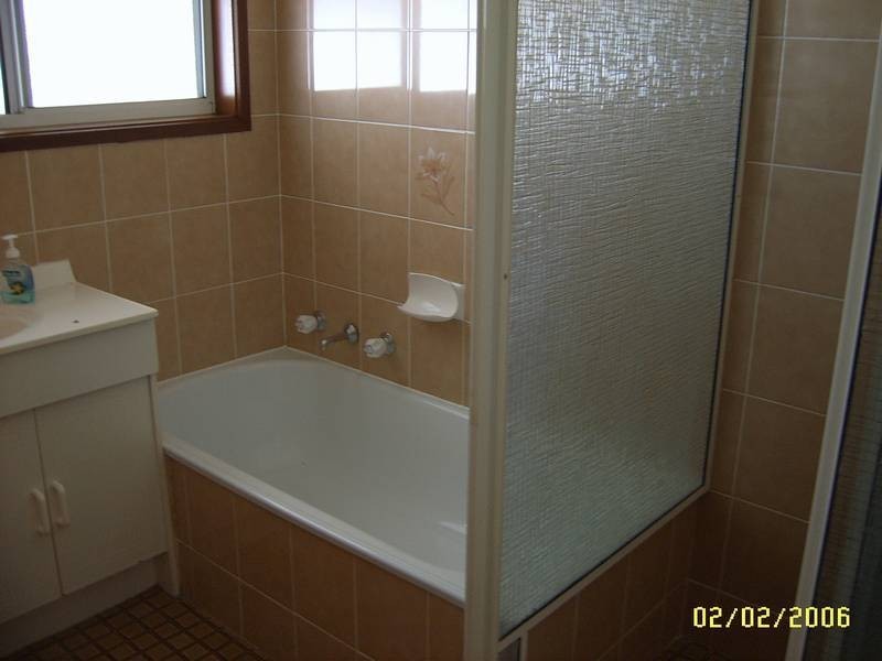 61 Grevillea Crescent, Lake Albert NSW 2650