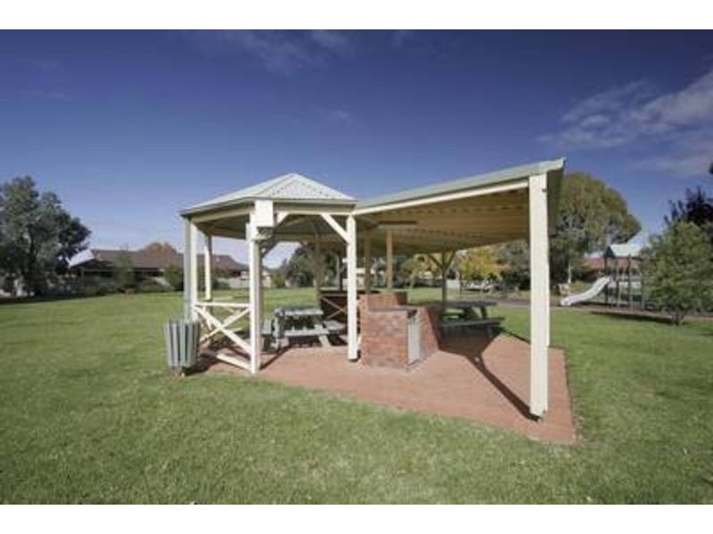 6B Frances Court, Ashmont NSW 2650