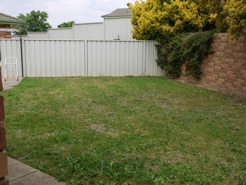 2/53 Simkin Crescent, Kooringal NSW 2650