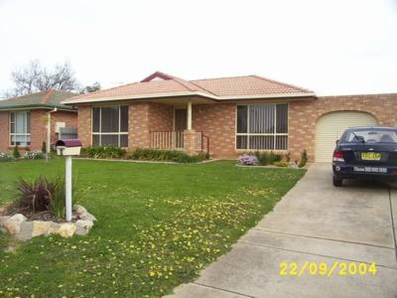 6 O’Connor Street, Tolland NSW 2650