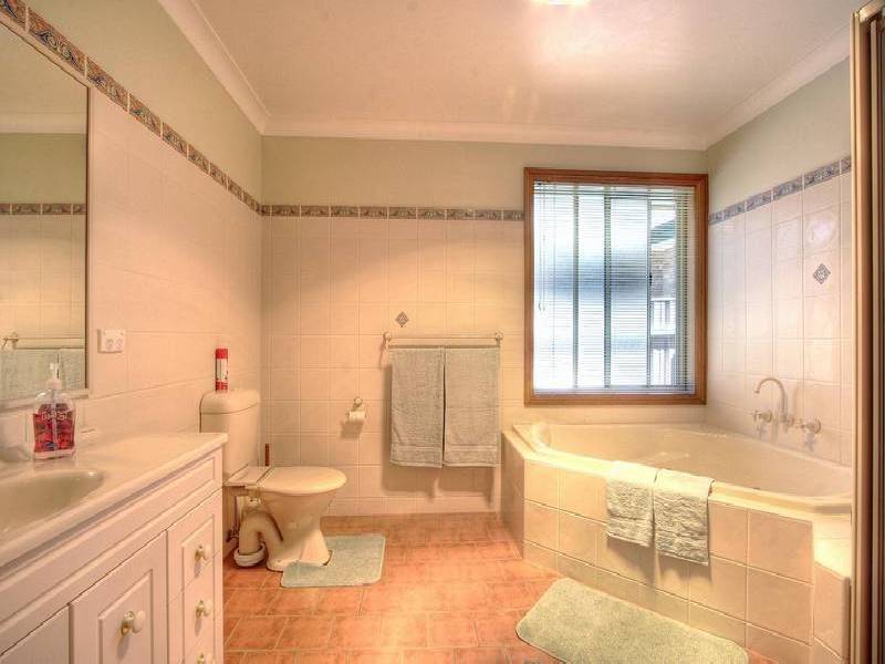 35 Stirling Boulevard, Tatton NSW 2650