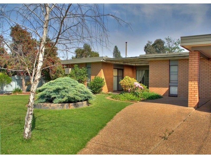 13 Higgins Avenue, Wagga Wagga NSW 2650
