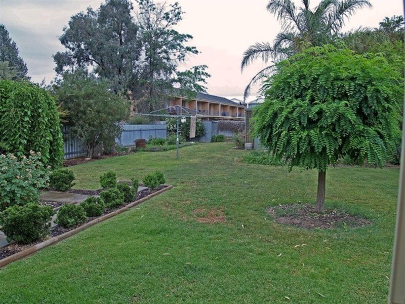 13 Higgins Avenue, Wagga Wagga NSW 2650
