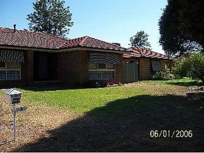 4 Lyons Crescent, Forest Hill NSW 2651