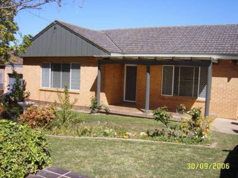 11 White Avenue, Kooringal NSW 2650