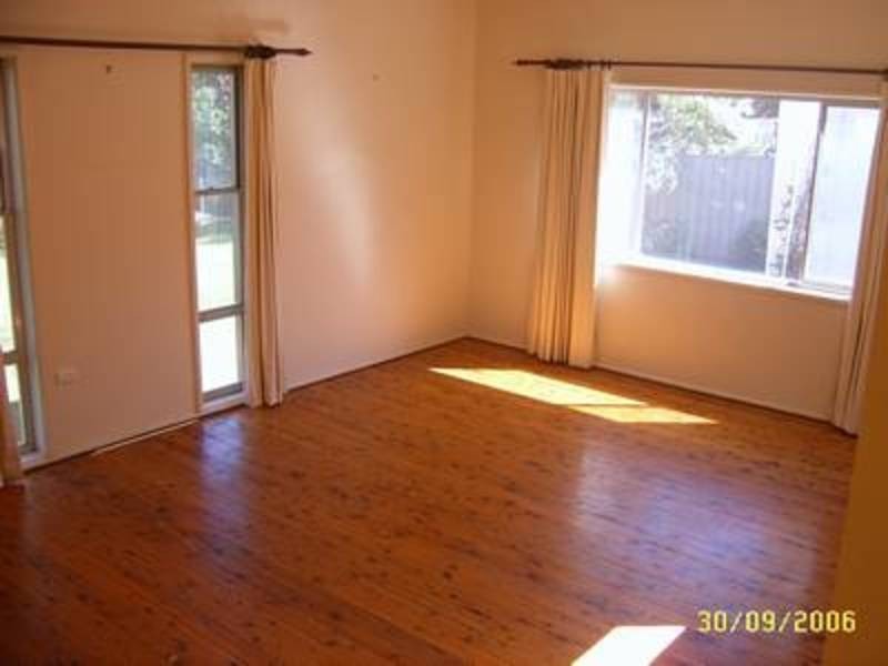 11 White Avenue, Kooringal NSW 2650