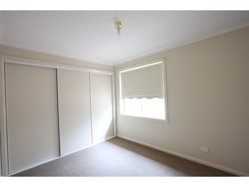 5/2 Bamarook Crescent, Glenfield Park NSW 2650