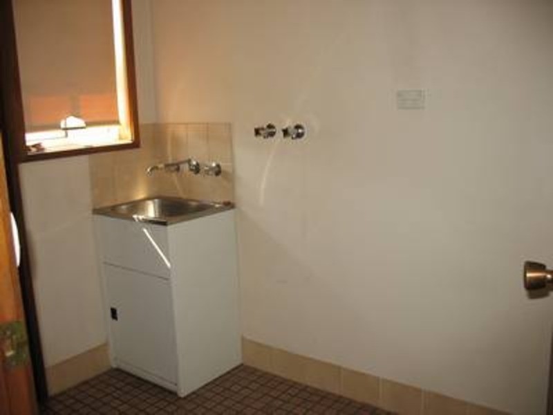 2/25 Carmody Street, Kooringal NSW 2650