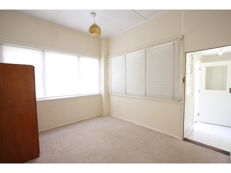 16 McKinnon Street, Wagga Wagga NSW 2650