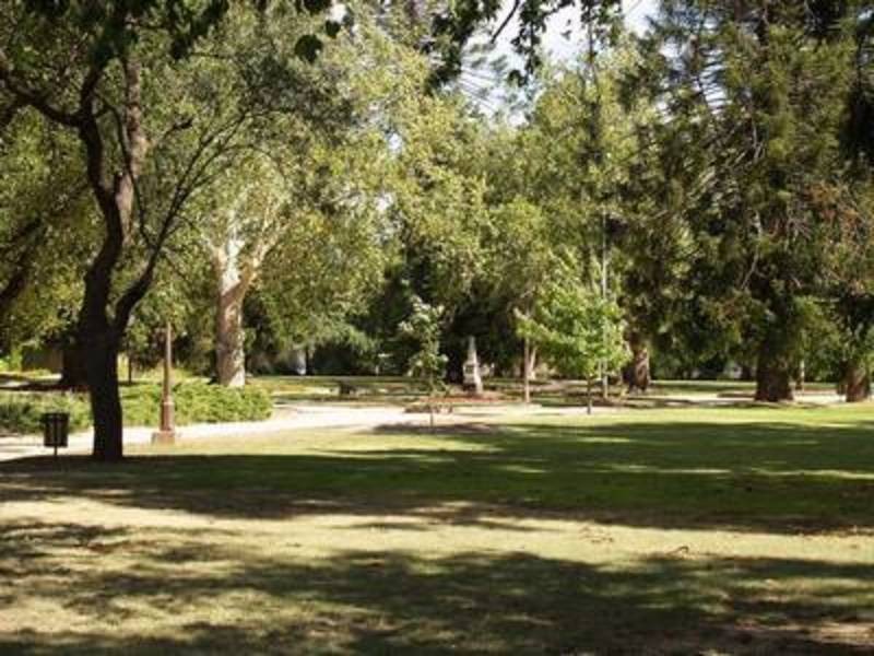107 Tompson Street, Wagga Wagga NSW 2650