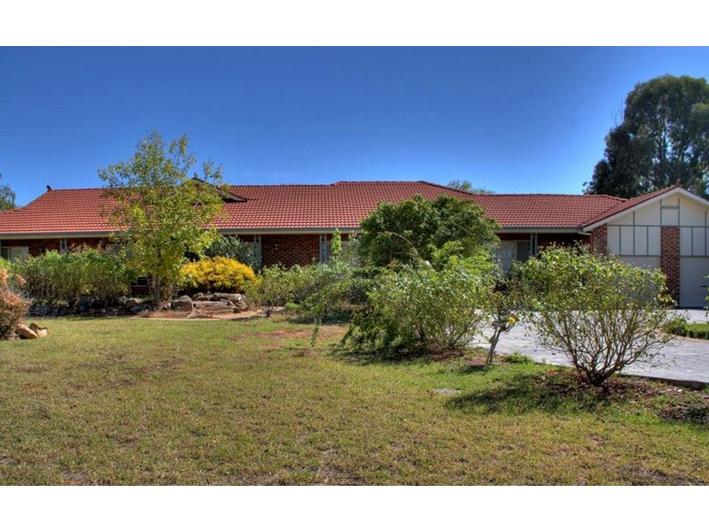 1 Angela Road, Lake Albert NSW 2650