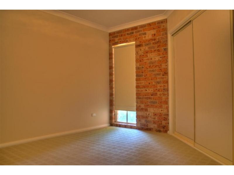 1 Angela Road, Lake Albert NSW 2650