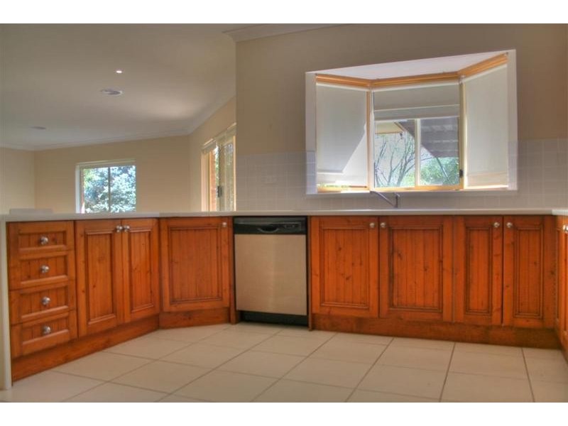 1 Angela Road, Lake Albert NSW 2650