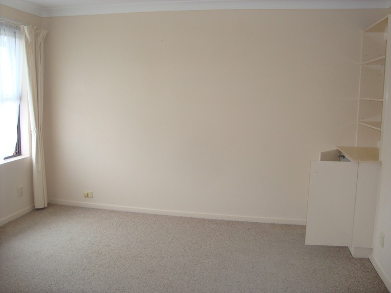 4/28 Lampe Avenue, Wagga Wagga NSW 2650