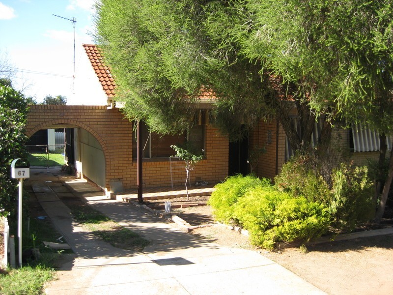 67 Grove Street, Kooringal NSW 2650