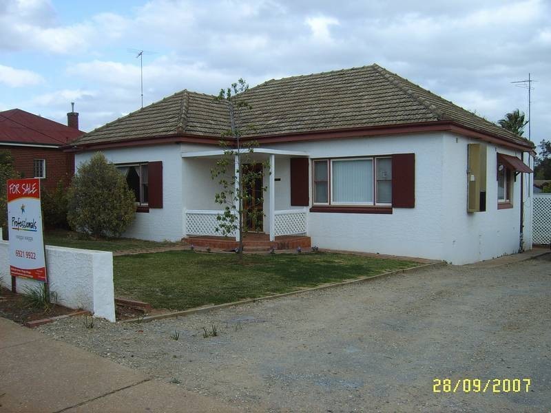 40 Wooden Street, Turvey Park NSW 2650