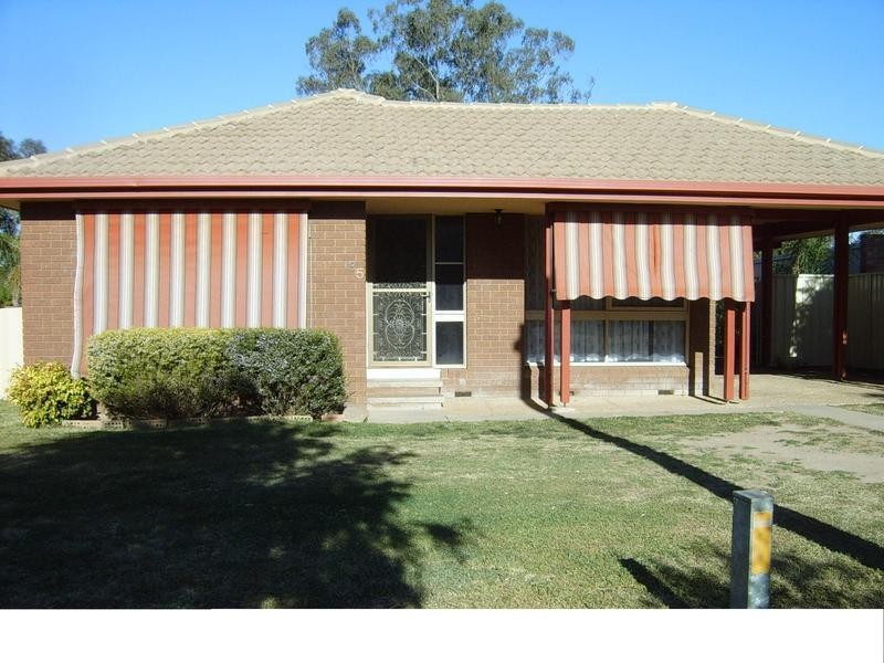 35 Goborra Street, Glenfield Park NSW 2650
