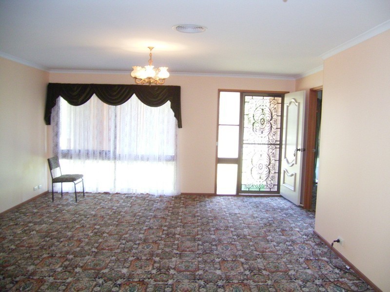 35 Goborra Street, Glenfield Park NSW 2650