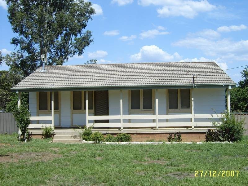 24 Ziegler Avenue, Kooringal NSW 2650