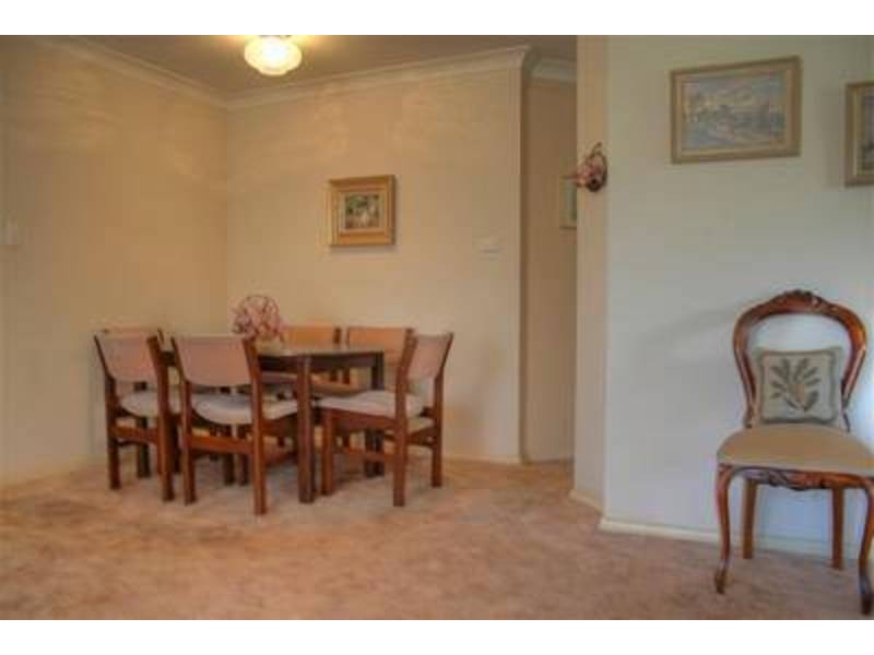 2/2 Overdale Drive, Wagga Wagga NSW 2650