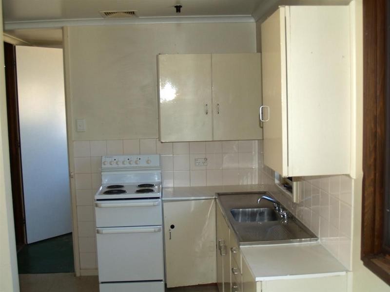 8 Arnott Street, Ashmont NSW 2650