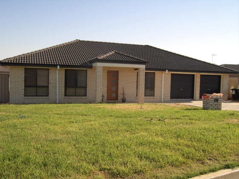 57 Grinton Avenue, Wagga Wagga NSW 2650