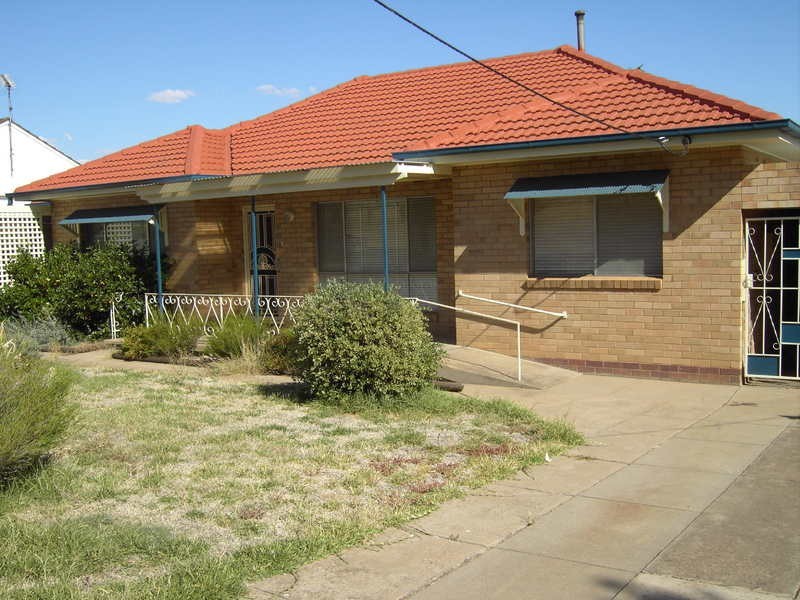 16 Acacia Street, Kooringal NSW 2650