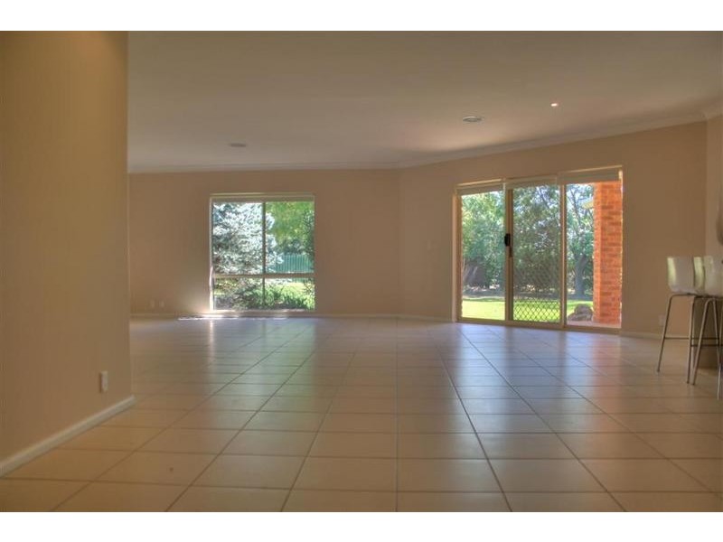 Lake Albert NSW 2650