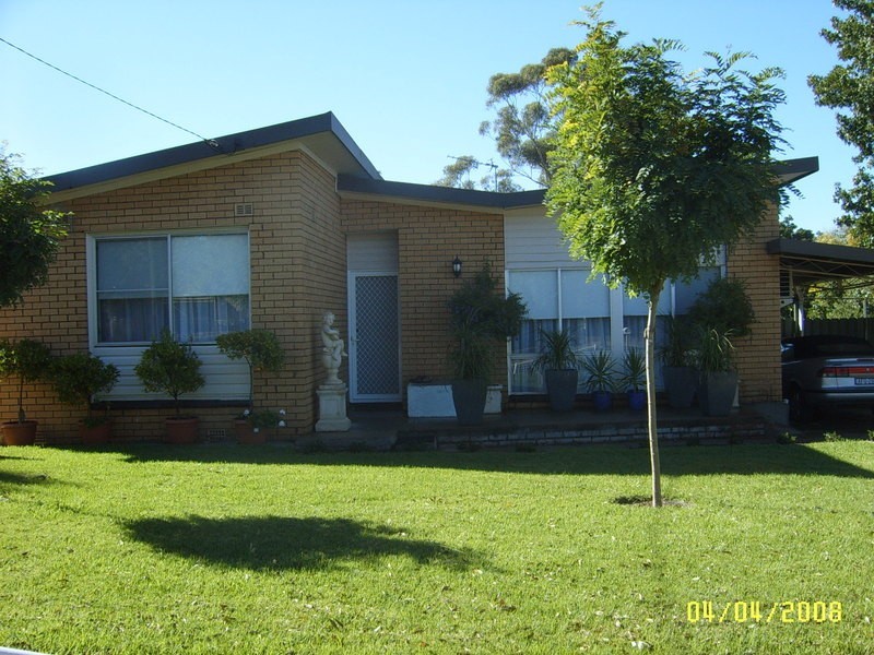 353 Lake Albert Road, Kooringal NSW 2650