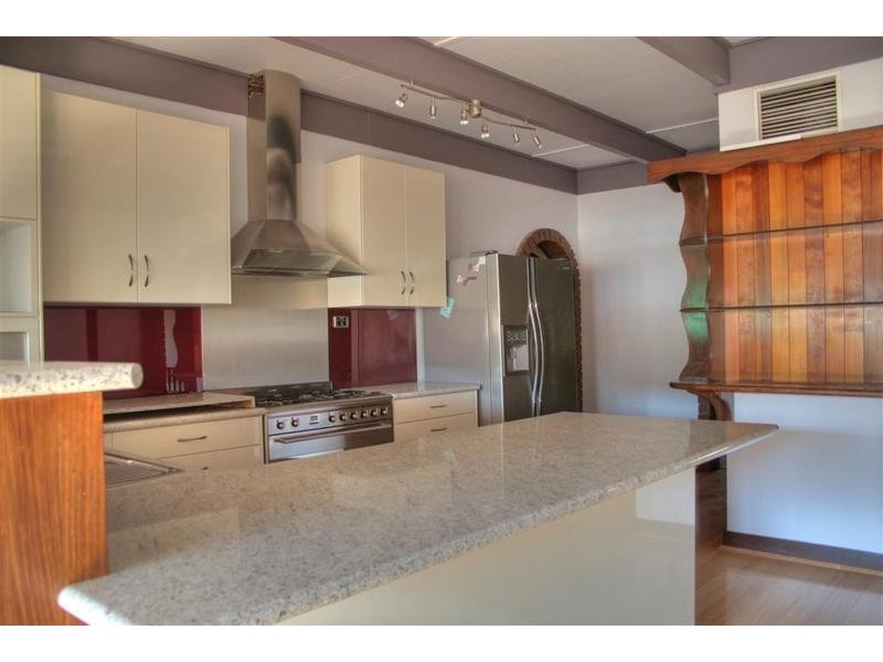 70 Balmoral Crescent, Lake Albert NSW 2650