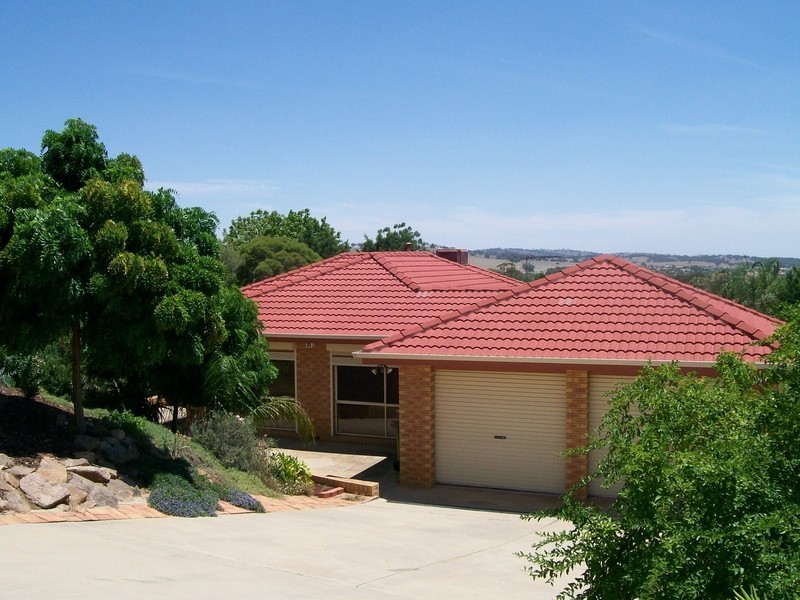 5 Kincora Place, Bourkelands NSW 2650