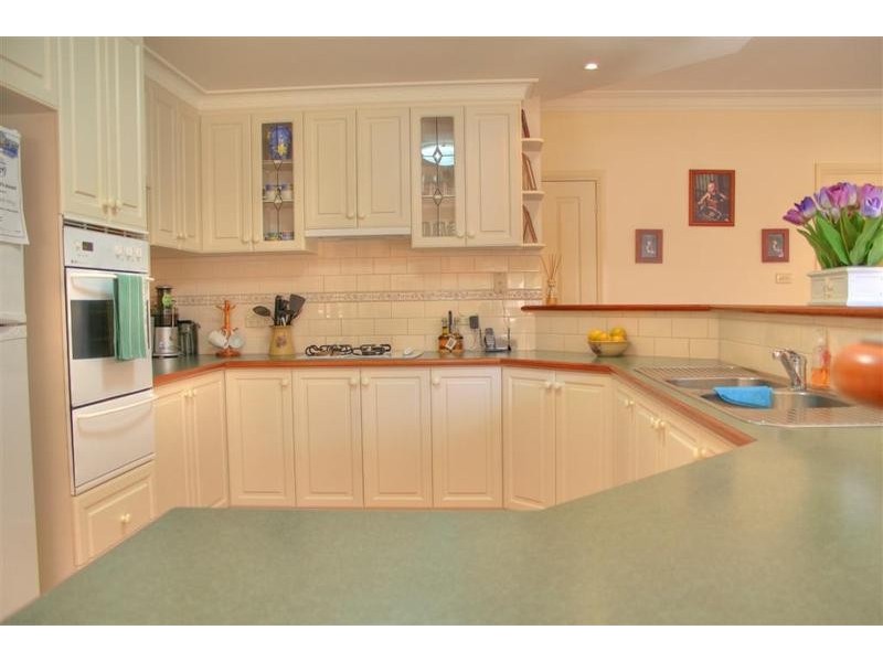 9 Melville Place, Tatton NSW 2650