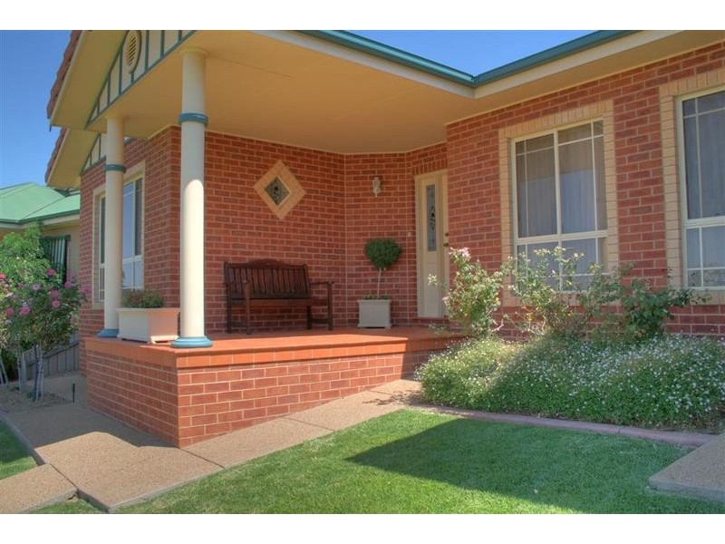 9 Melville Place, Tatton NSW 2650