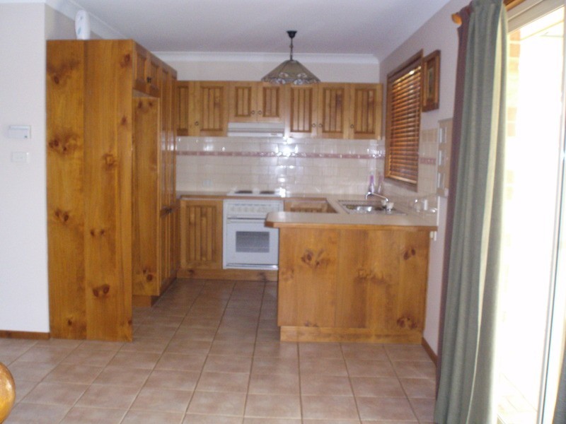 31 Kirrang Avenue, Glenfield Park NSW 2650