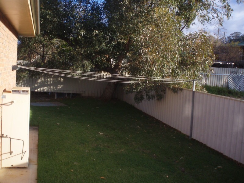 4/8 Kenneally Street, Kooringal NSW 2650