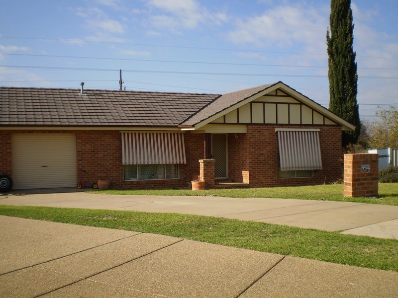 7 O’Hara Place, Kooringal NSW 2650