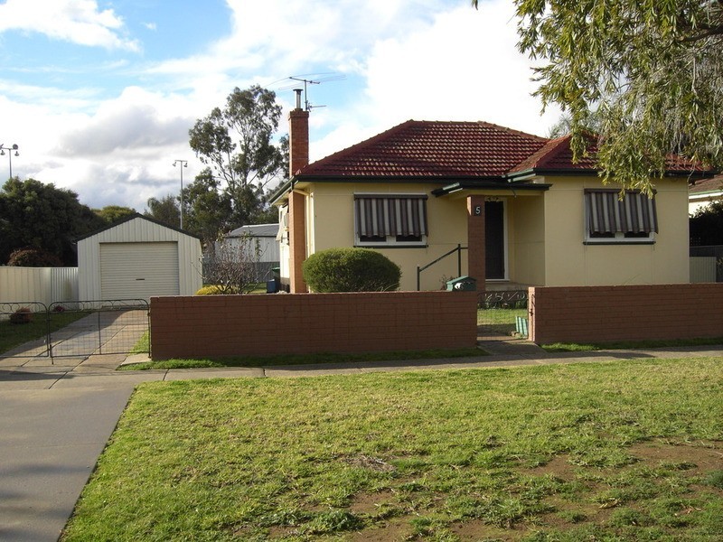 5 Spring Street, Wagga Wagga NSW 2650